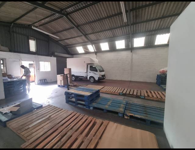 170M² WAREHOUSE TO LET IN AIRPORT INDUSTRIA